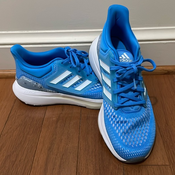 NEW Women's Adidas Bounce Running Shoes